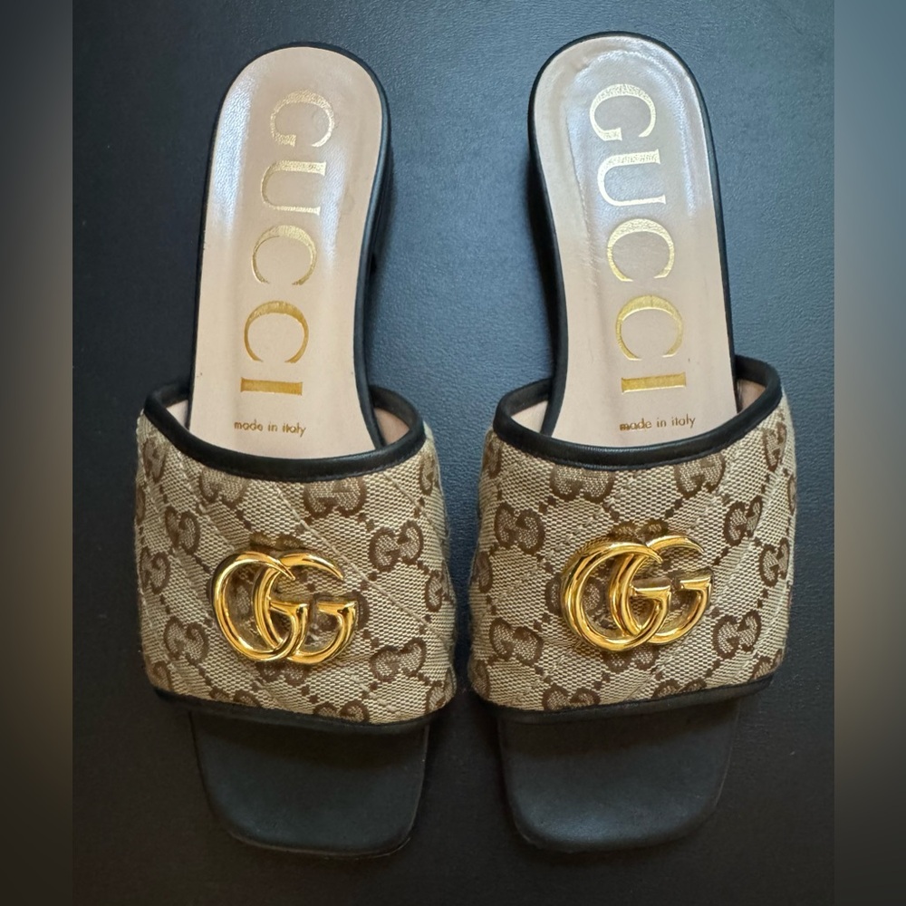 Gucci Women's Tan and Gold Mules